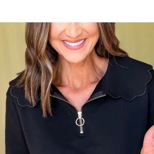 SSYS Black Scallop Zip-Up Women's Sweatshirt NWOT